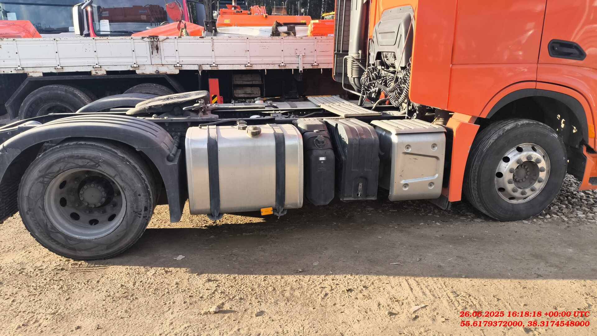 Shacman SX4188YY381,  320 916 км, 2023 года в лизинг