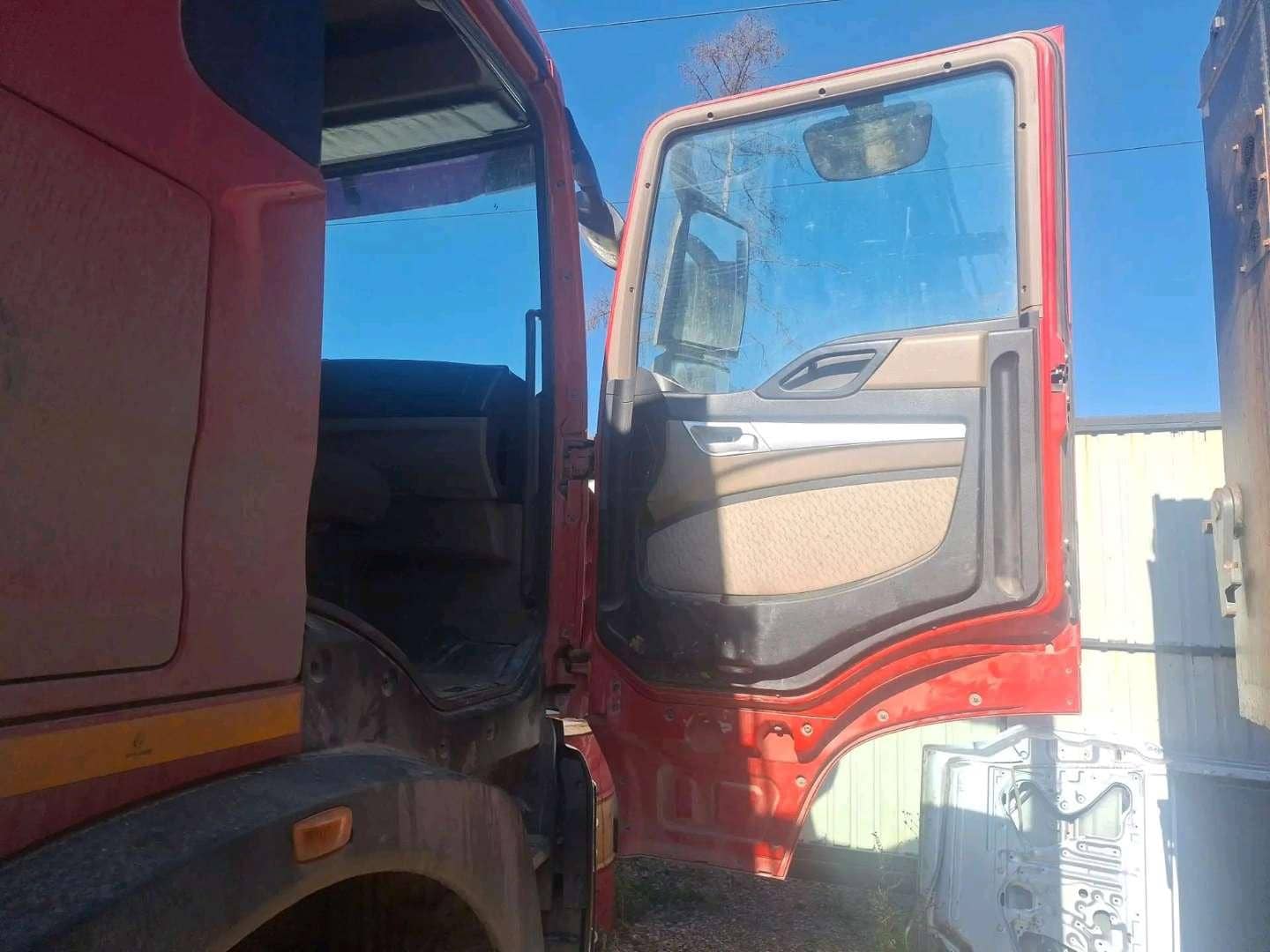 HOWO ZZ3317V386GE1 8х4,  195 381 км, 2023 года в лизинг