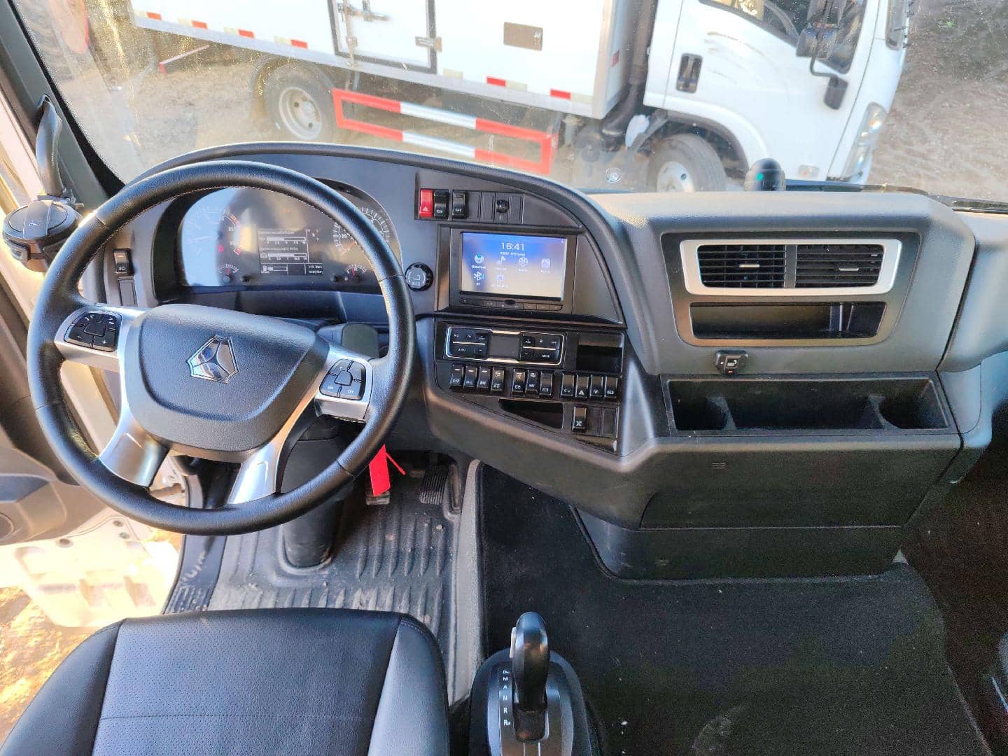 Sitrak ZZ1316V553HE1,  44 855 км, 2024 года в лизинг