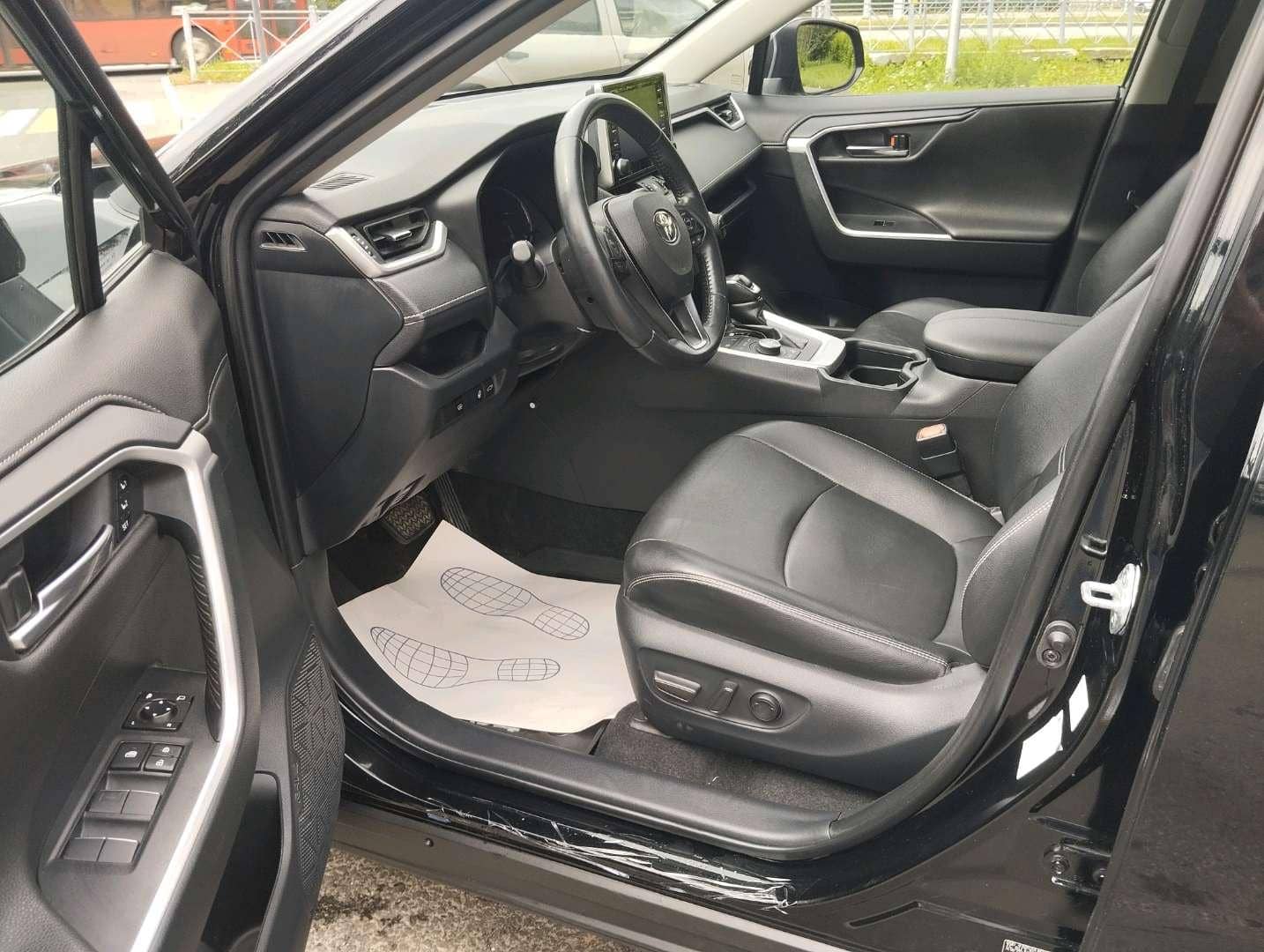 Toyota RAV4,  58 930 км, 2021 года в лизинг
