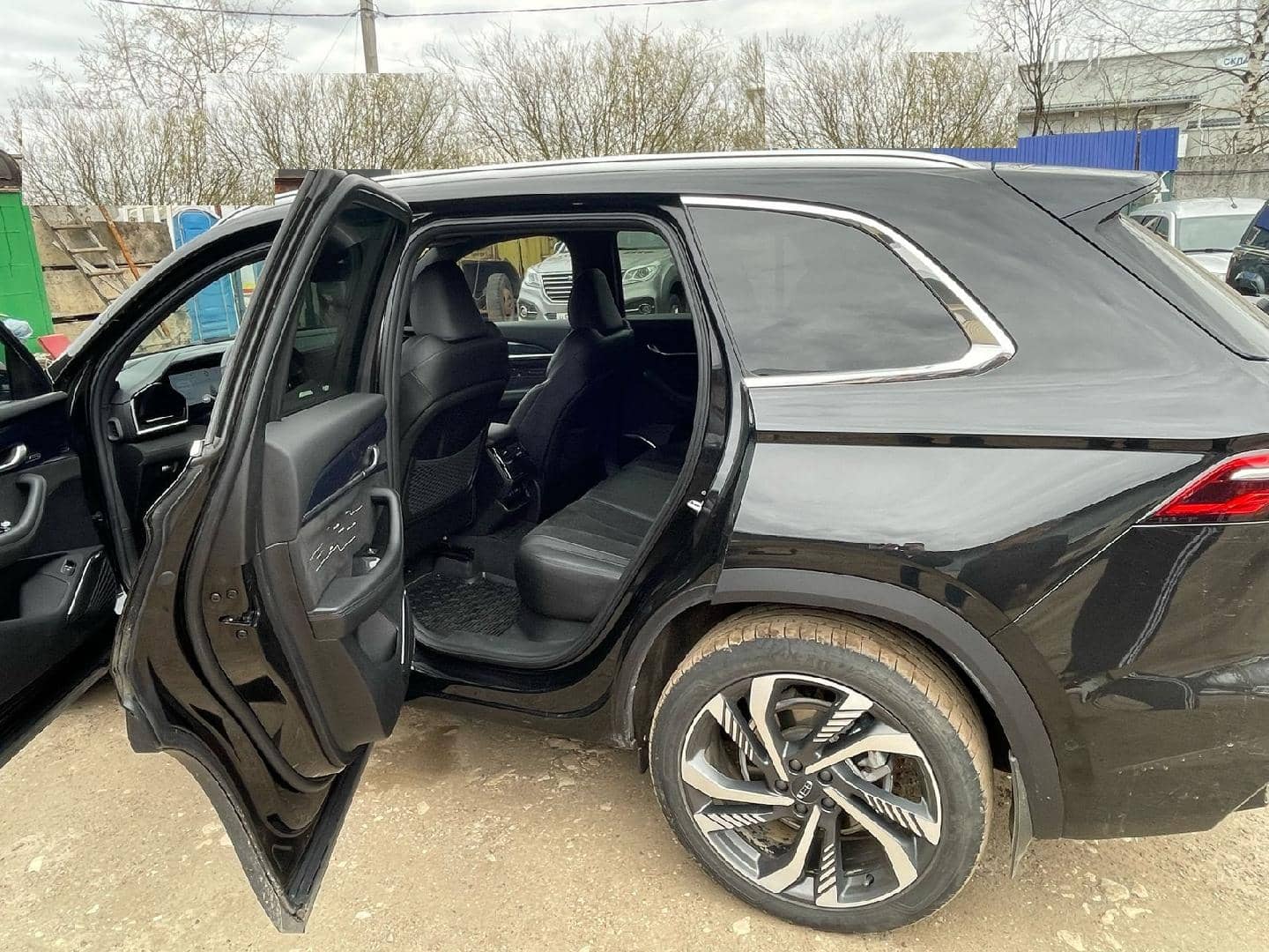 Geely Monjaro,  31 641 км, 2024 года в лизинг