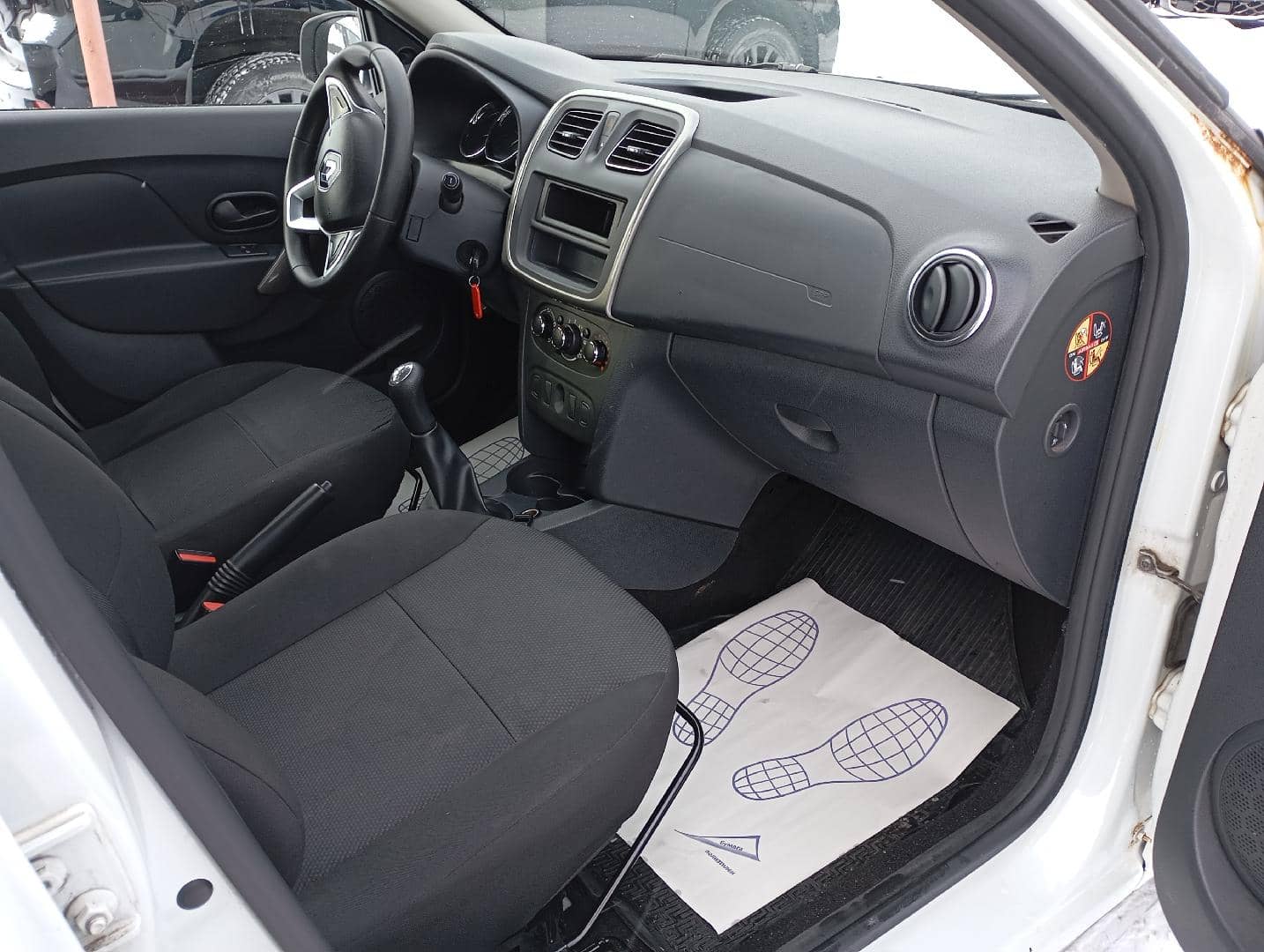 Renault Logan II,  180 301 км, 2019 года в лизинг