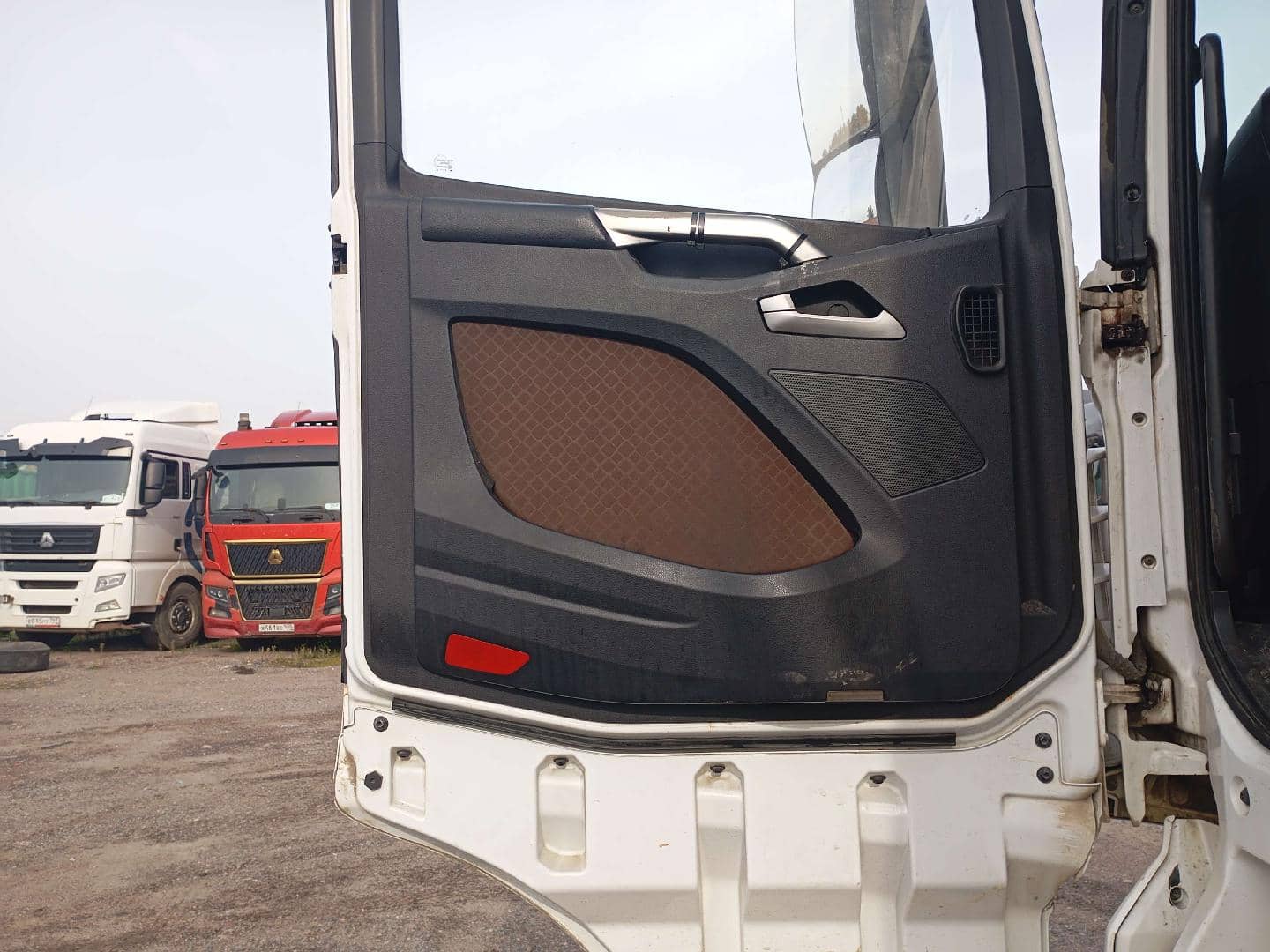 FAW CA4180P77K25E5 4x2,  498 077 км, 2023 года в лизинг