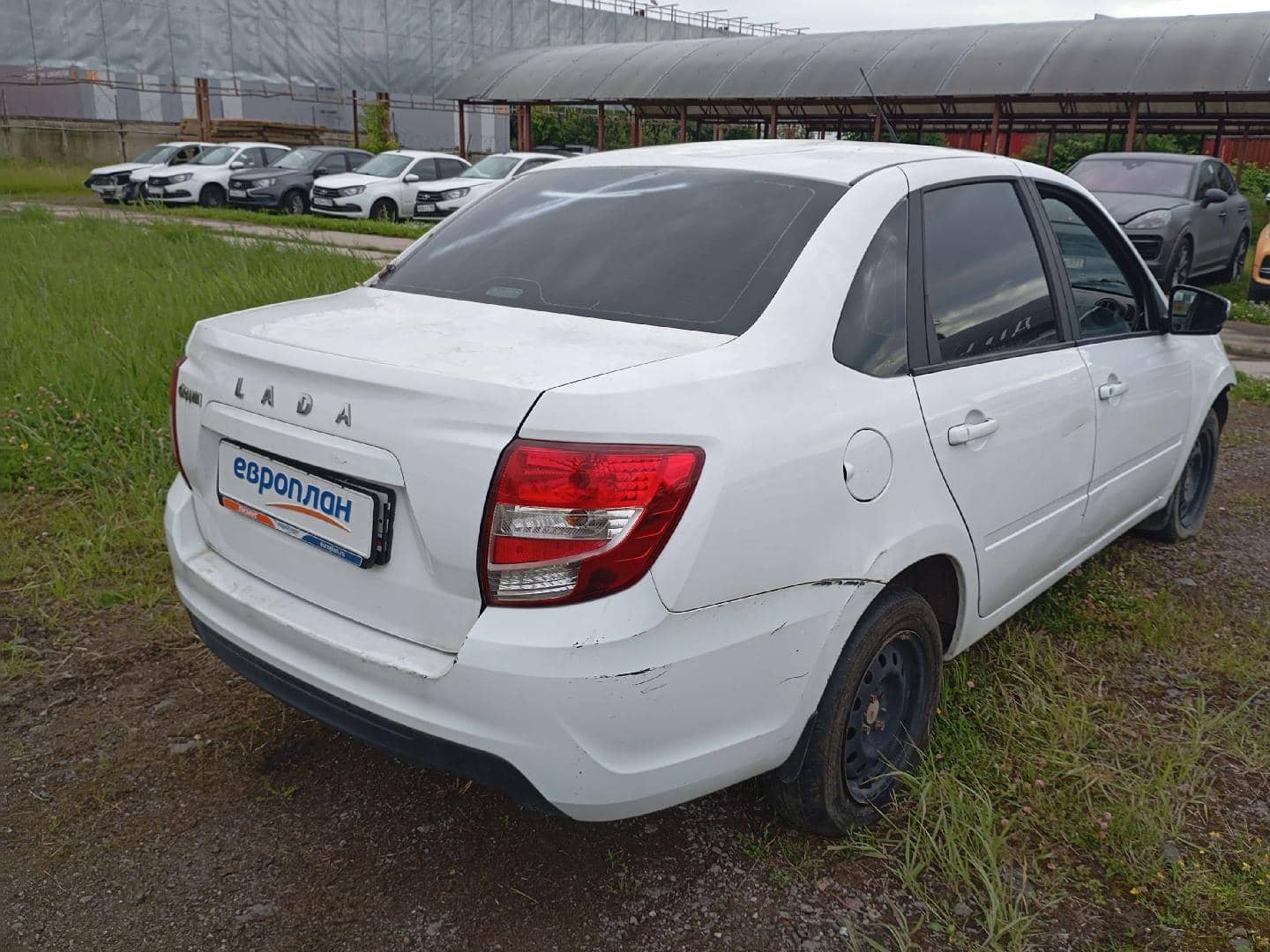 Lada Granta седан,  80 486 км, 2023 года в лизинг
