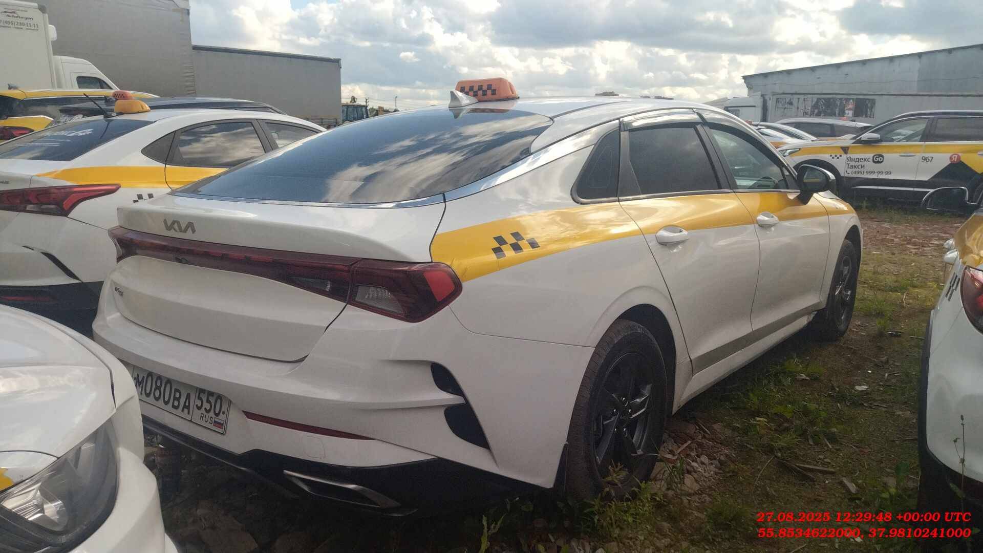 KIA K5,  310 389 км, 2021 года