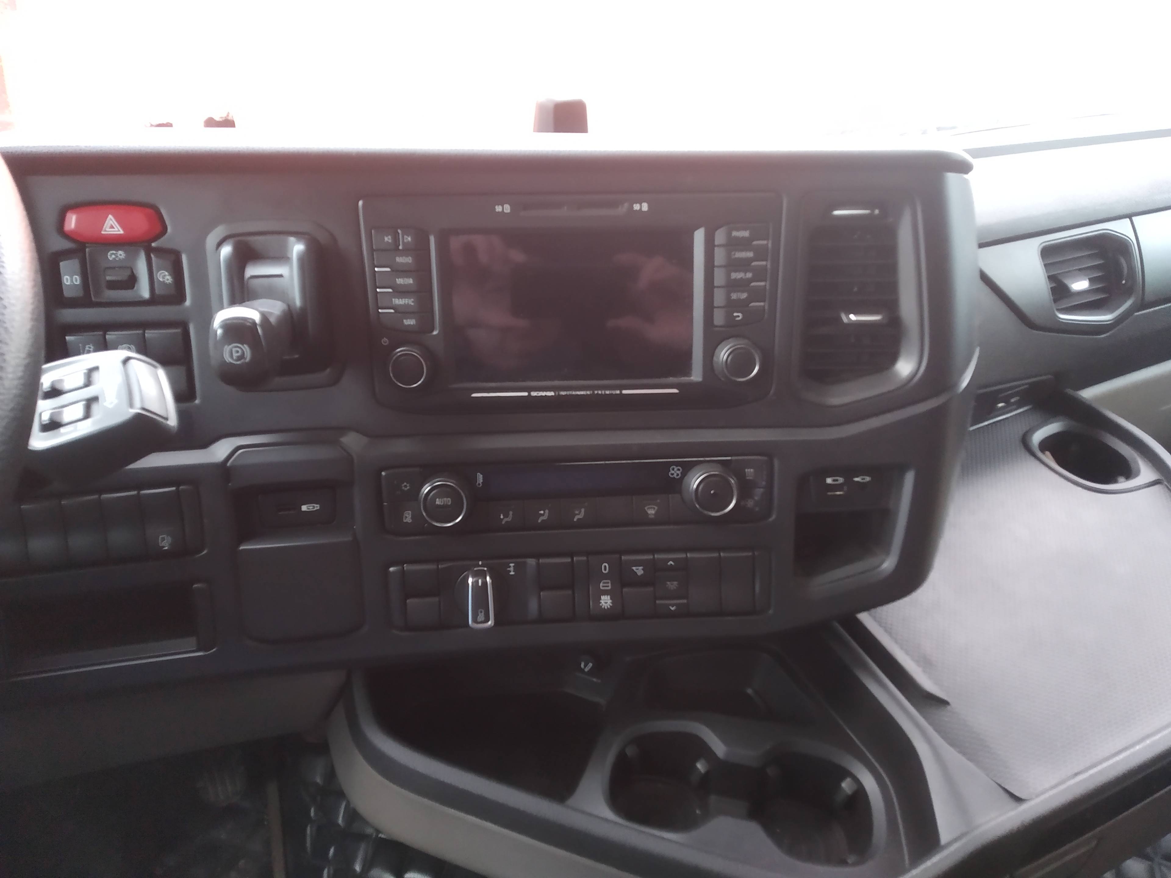 SCANIA R 450 A4x2NA Лот 000007814