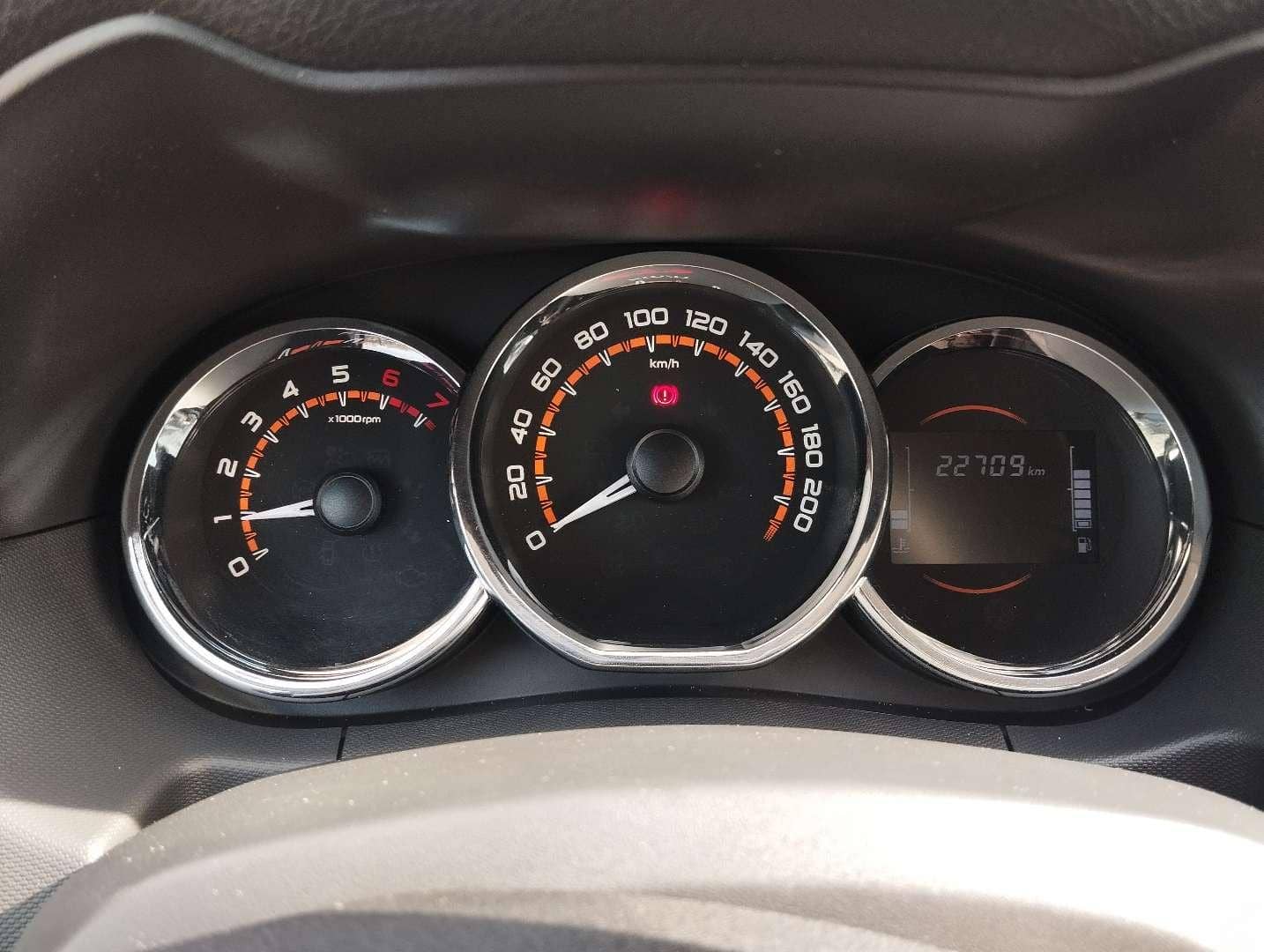 Lada Largus универсал,  22 709 км, 2025 года в лизинг