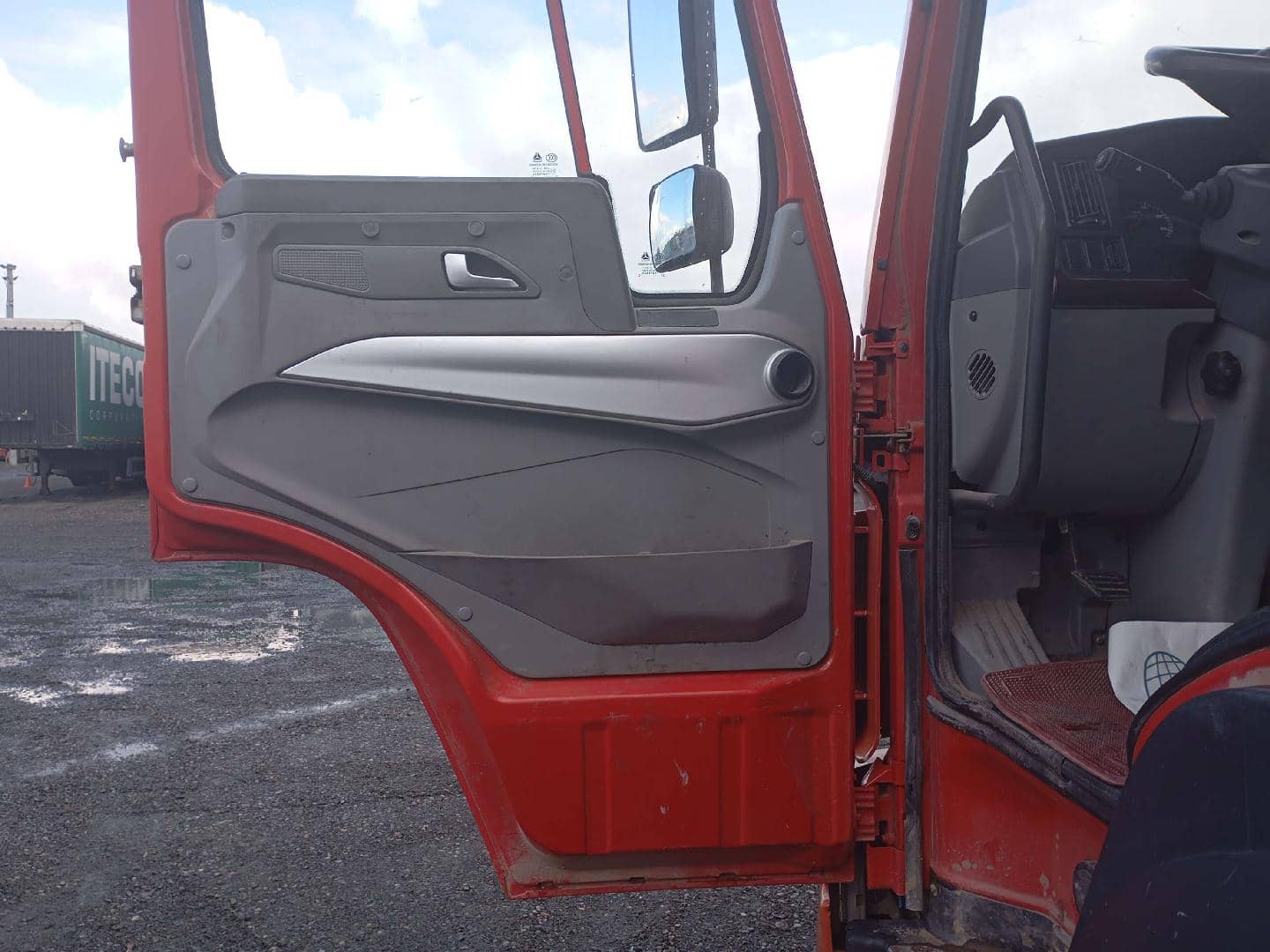 HOWO ZZ3407S3867E 8x4,  77 085 км, 2022 года в лизинг