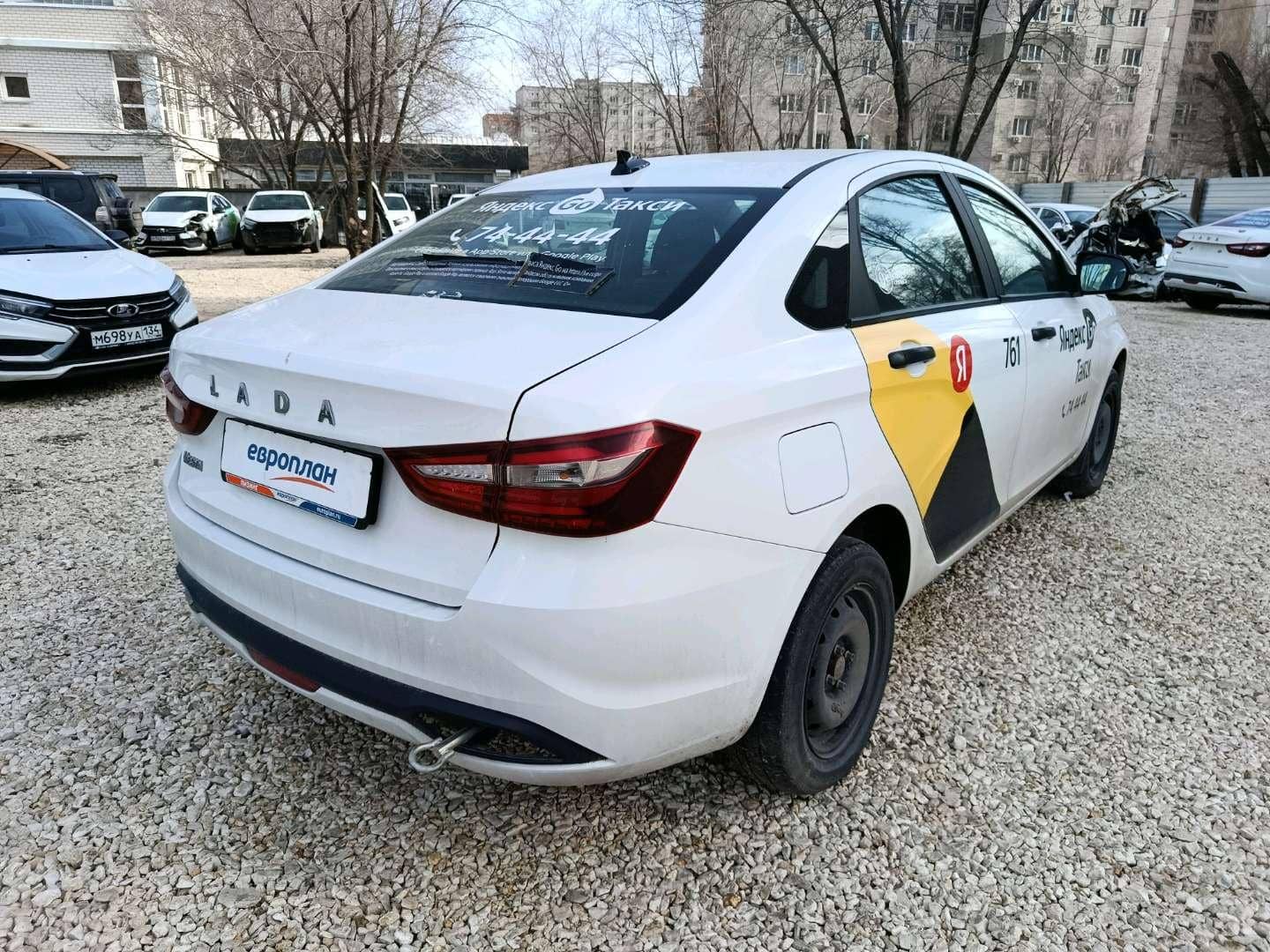 Lada Vesta седан,  124 860 км, 2023 года в лизинг