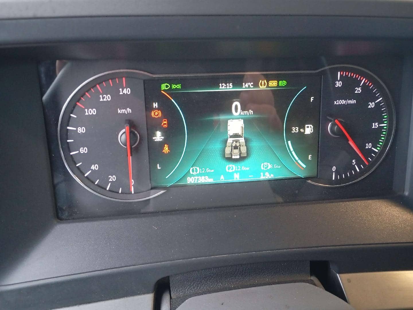 DongFeng GX DFH4180 4x2,  907 383 км, 2023 года в лизинг