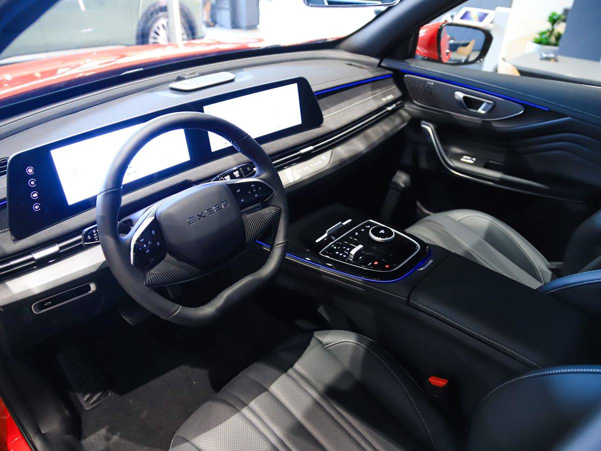 EXEED LX Premium 1.6T 7DCT 4WD