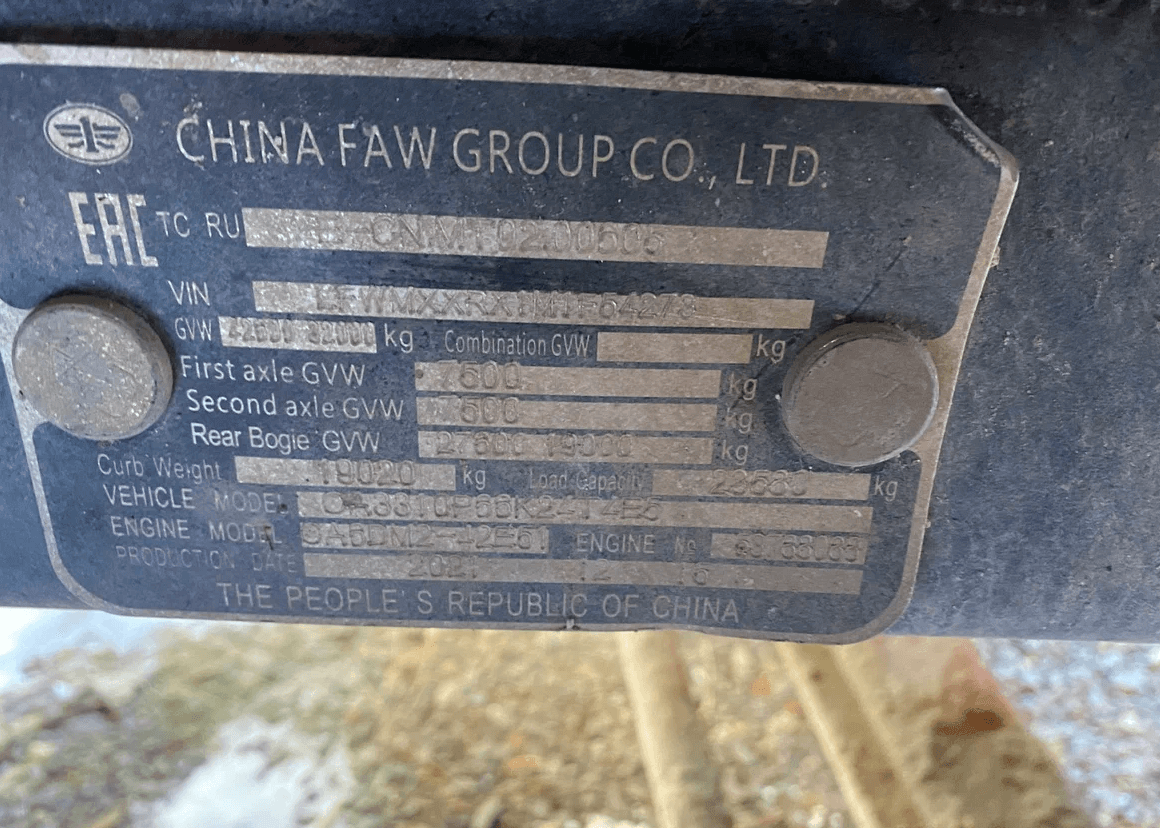 FAW CA3310P66K24T4E5 8х4,  100 140 км, 2021 года в лизинг