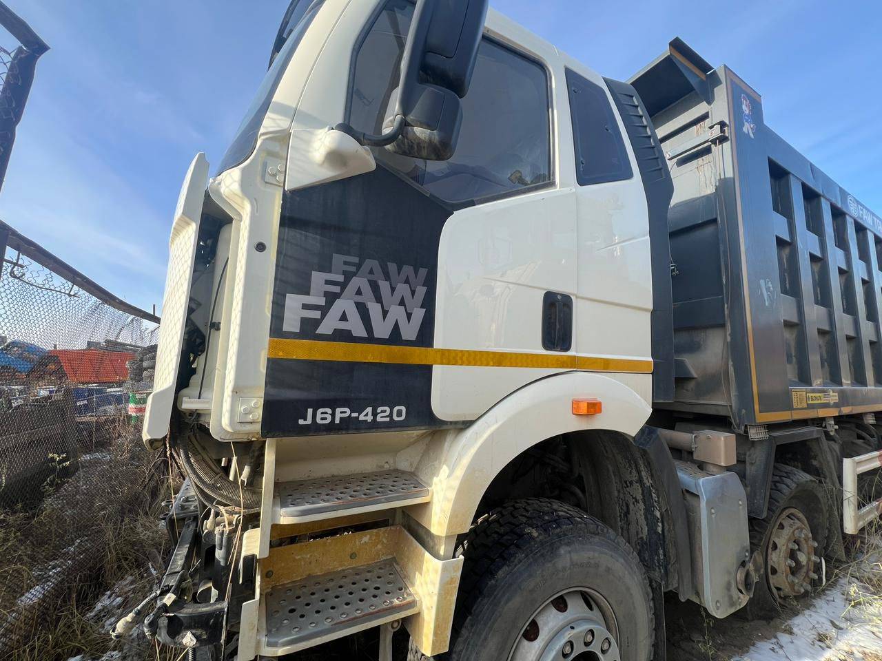 FAW CA3310P66K24T4E5 8х4,  48 258 км, 2022 года в лизинг