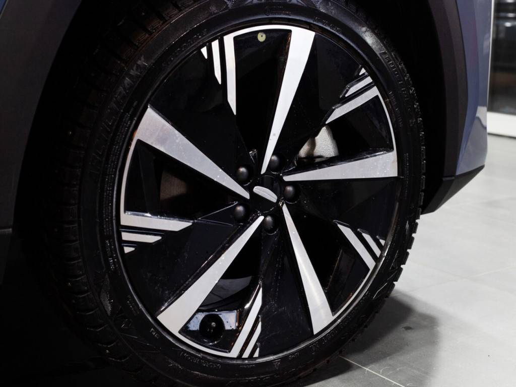 Geely Atlas Флагман 2.0Т АТ полный привод