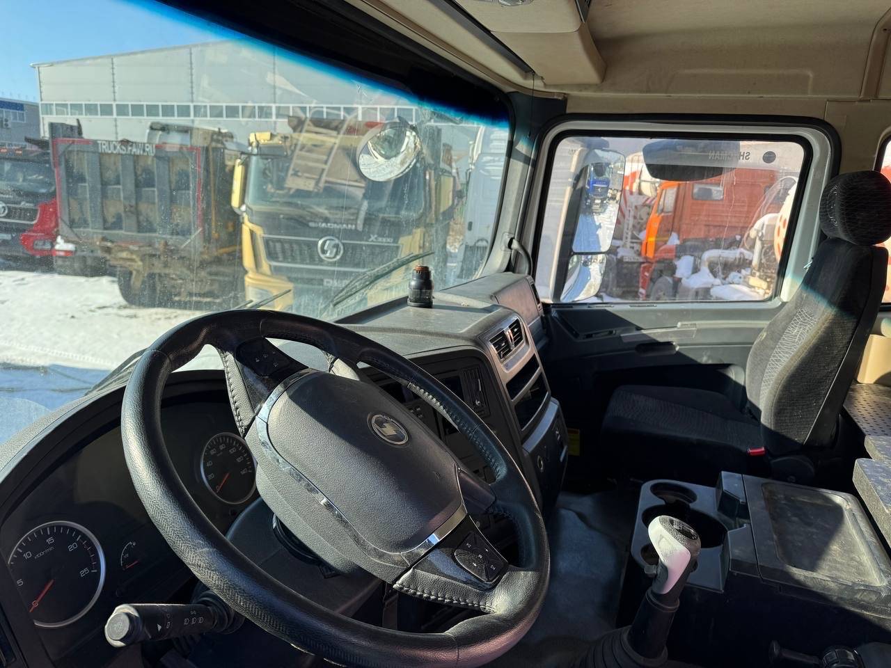 Shacman SX33186V366,  125 090 км, 2022 года