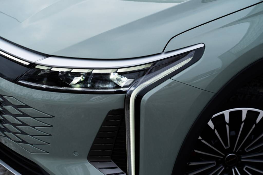 EXEED RX 2.0T 8AT Premium BI, RI, WI 4WD, IOV