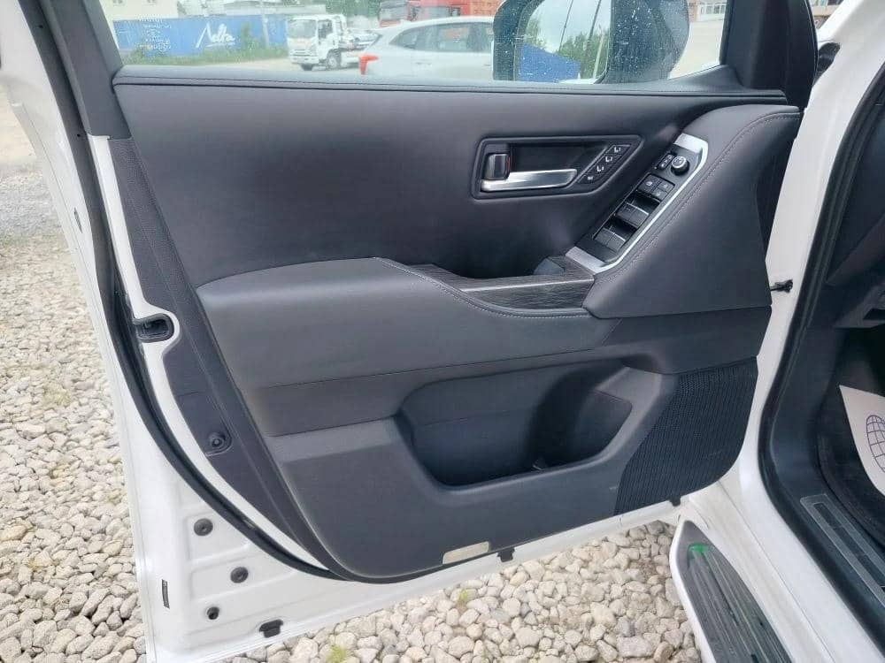 Toyota Land Cruiser 300,  139 152 км, 2021 года в лизинг