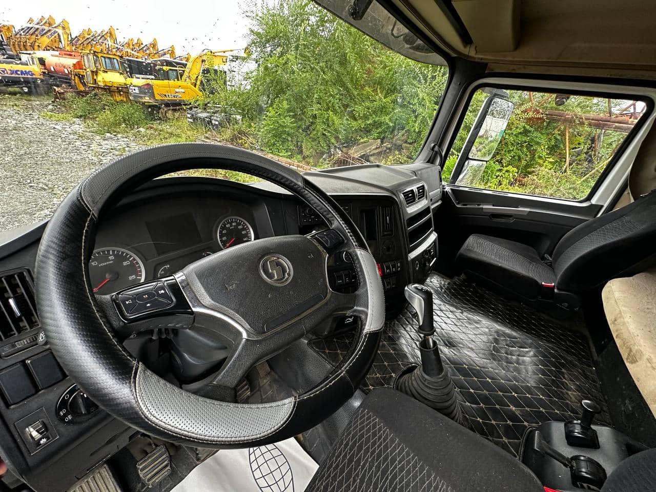Shacman SX4256DV385,  199 378 км, 2022 года в лизинг