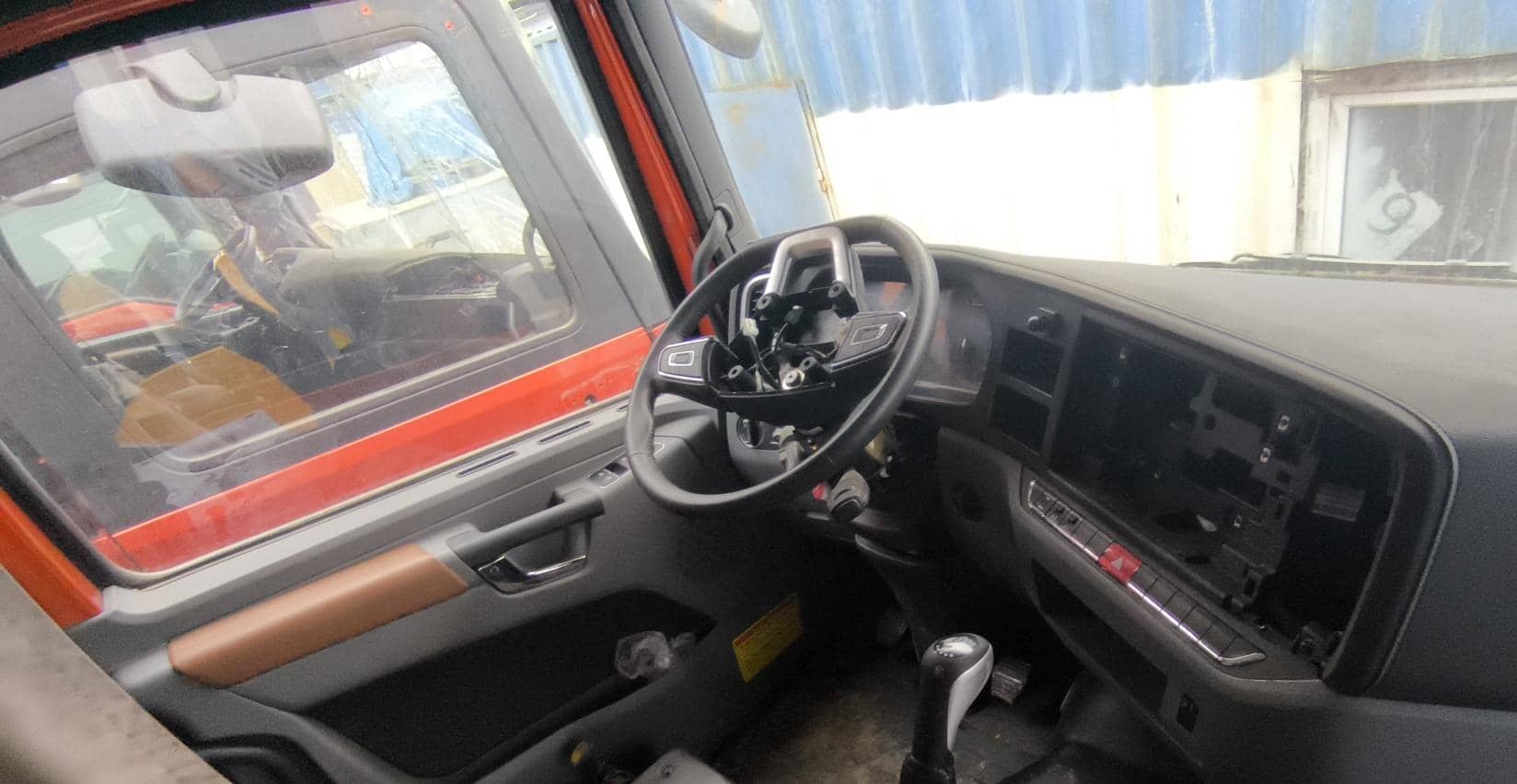 Shacman SX32586V385,  80 548 км, 2024 года в лизинг