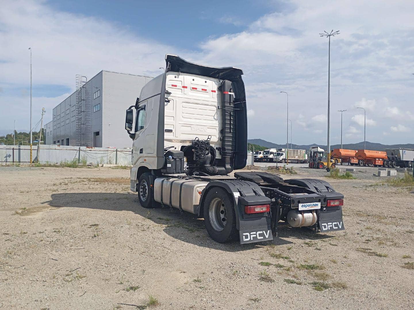 DongFeng DFH4186 (KX),  734 912 км, 2023 года в лизинг