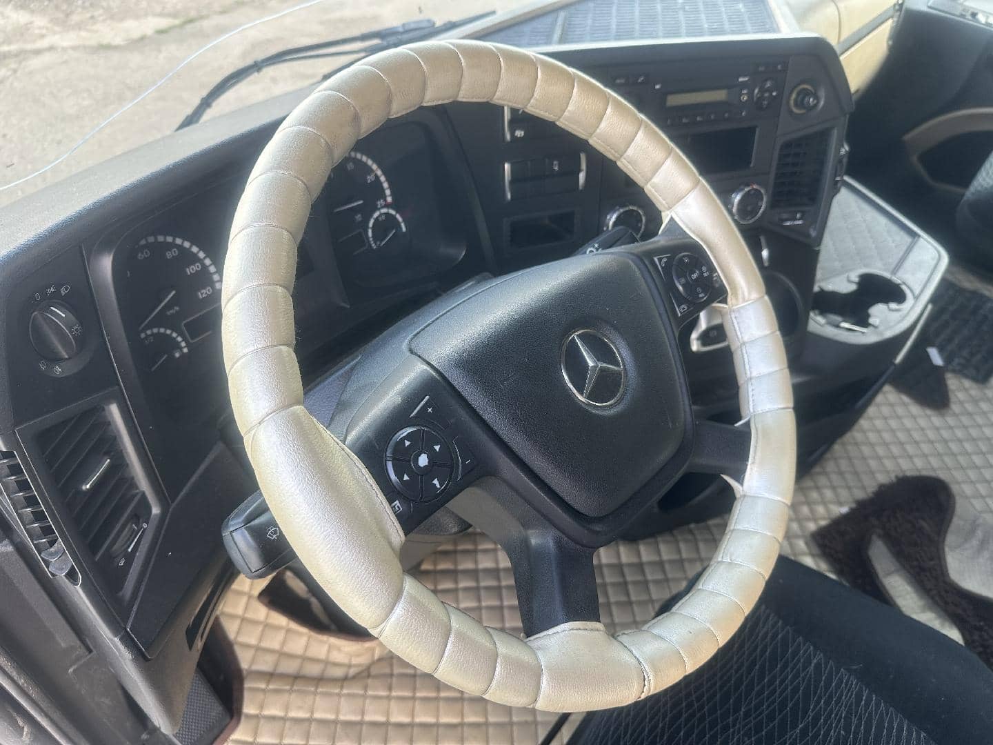 Mercedes-Benz Actros 5 1845 LS 4x2 (BigSpace),  684 101 км, 2021 года в лизинг
