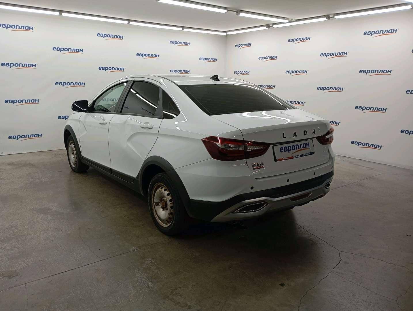 Lada Vesta Кросс,  99 489 км, 2023 года в лизинг