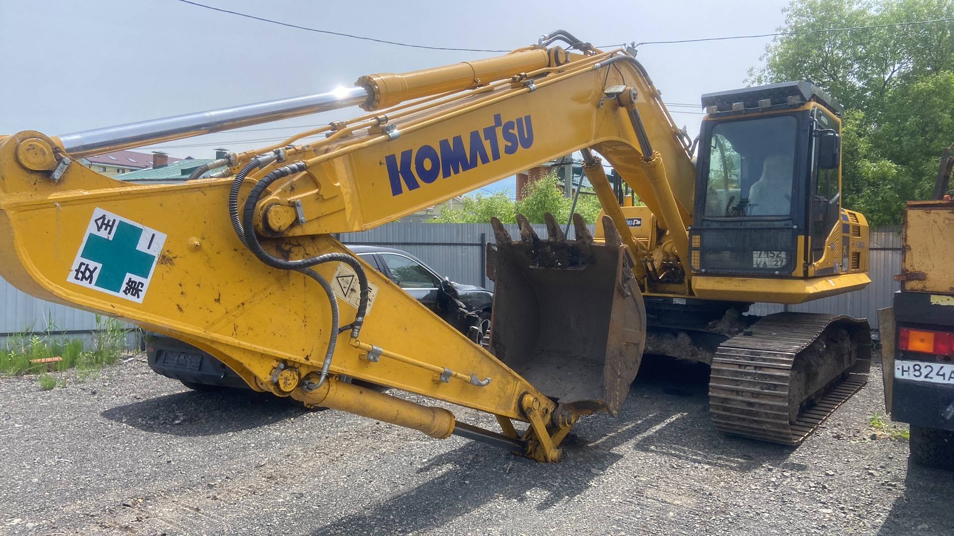 KOMATSU PC220-8N1