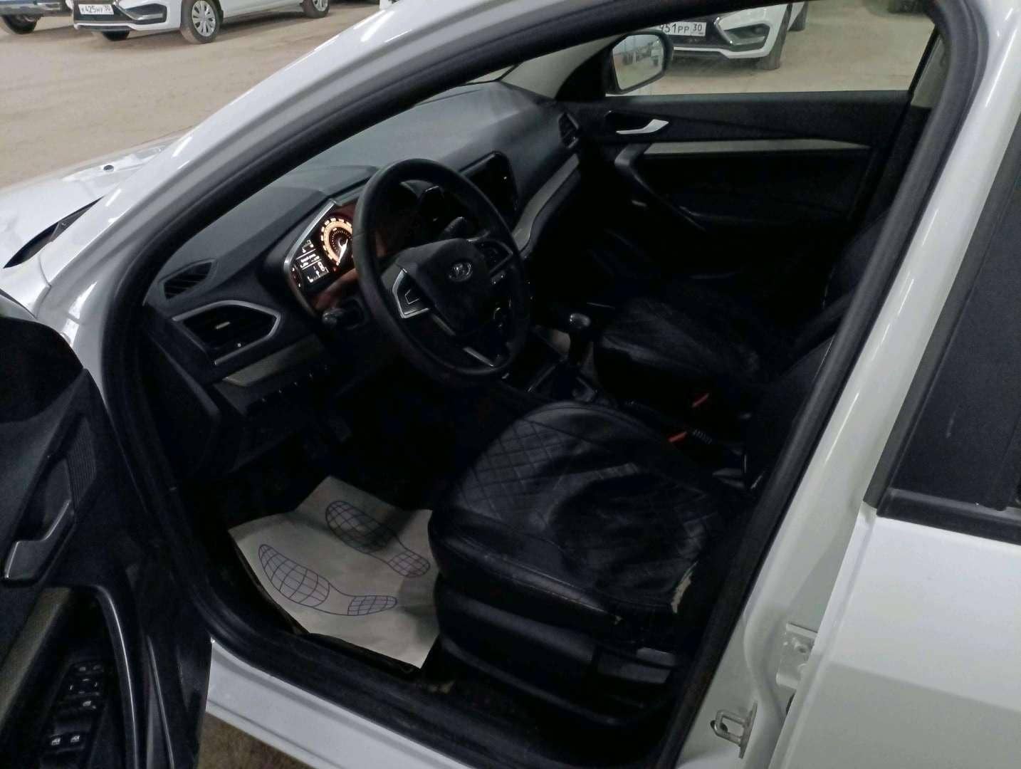 Lada Vesta седан,  200 000 км, 2023 года в лизинг