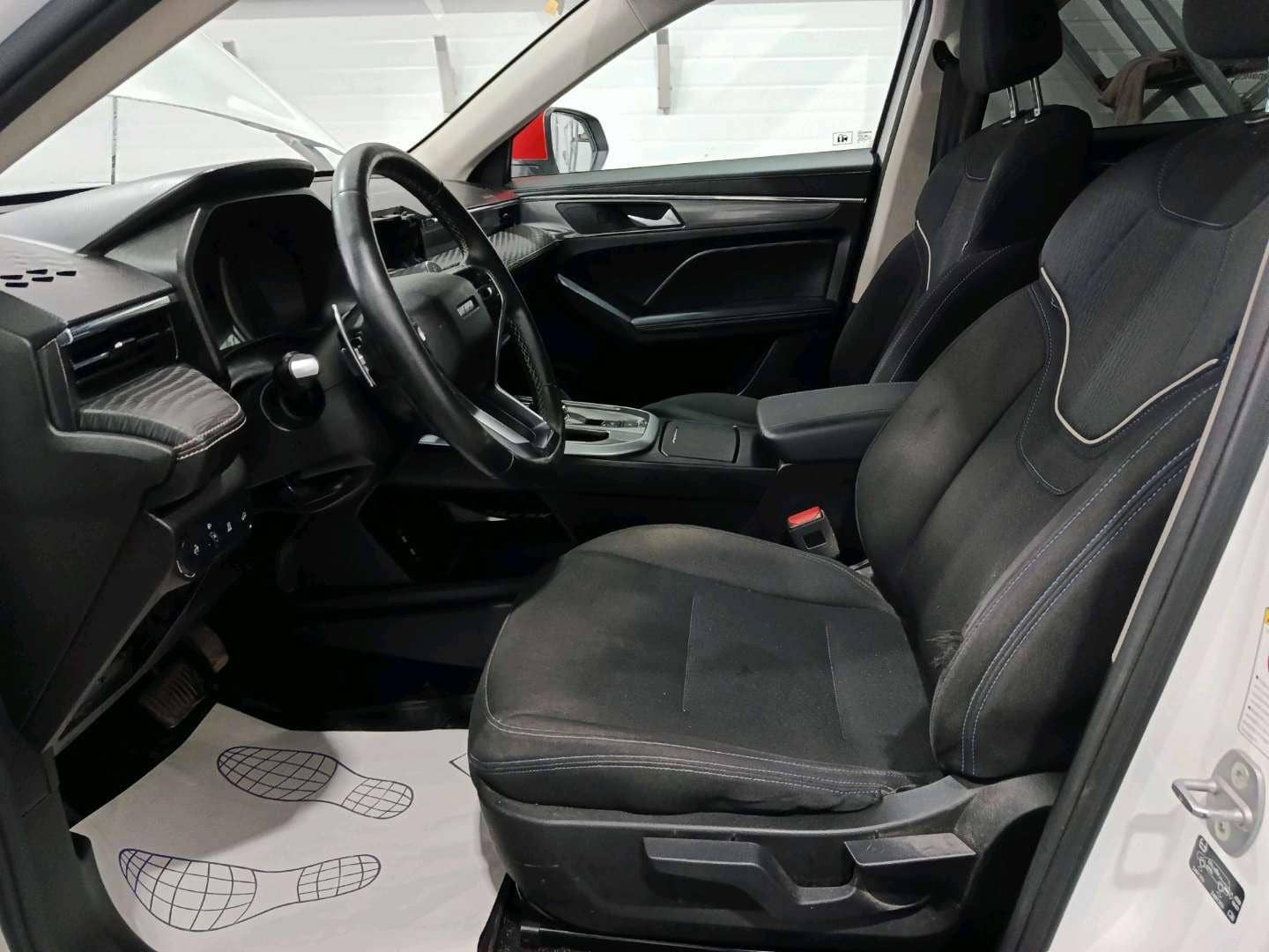 Haval Jolion,  211 611 км, 2023 года в лизинг