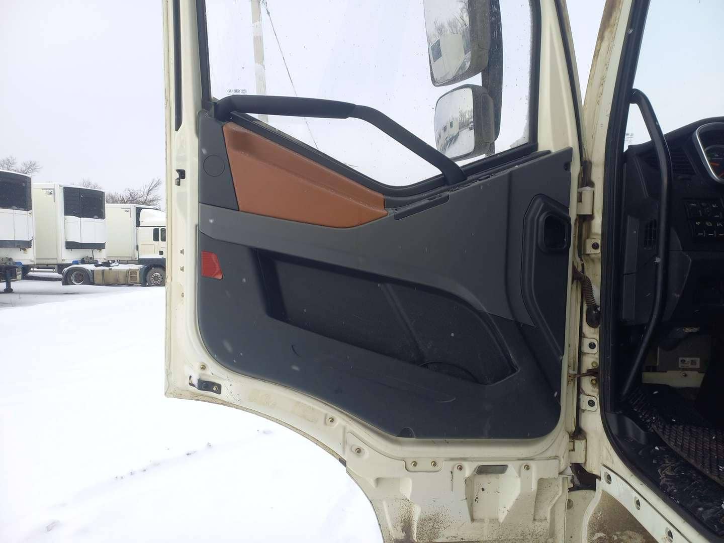 FAW CA4180P66K25E5 4x2,  153 083 км, 2023 года в лизинг