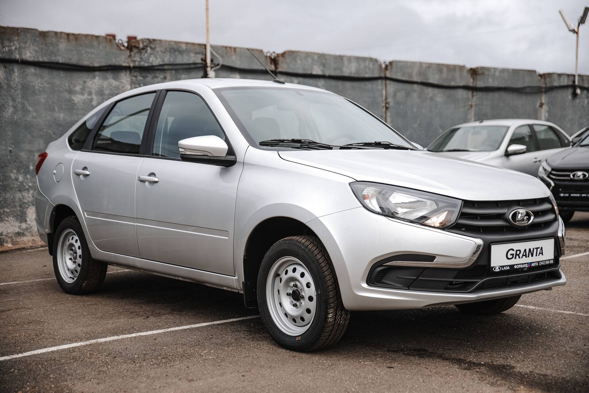 Lada Granta седан Classic 24 Кондиционер 1.6 90hp 5MT