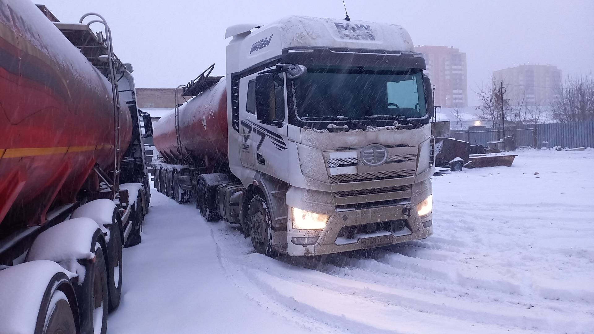 FAW CA4180P77K25E5 4x2