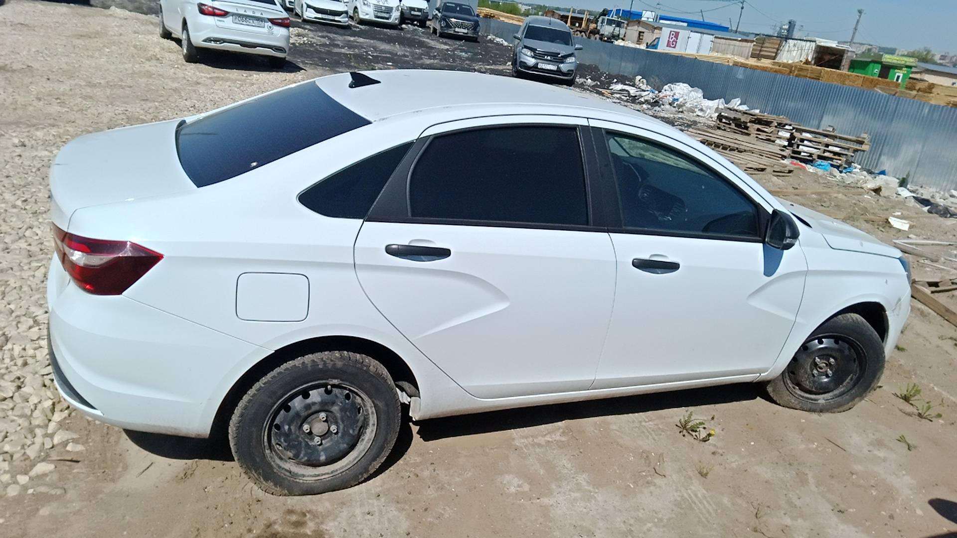 Lada Vesta седан,  115 000 км, 2023 года в лизинг