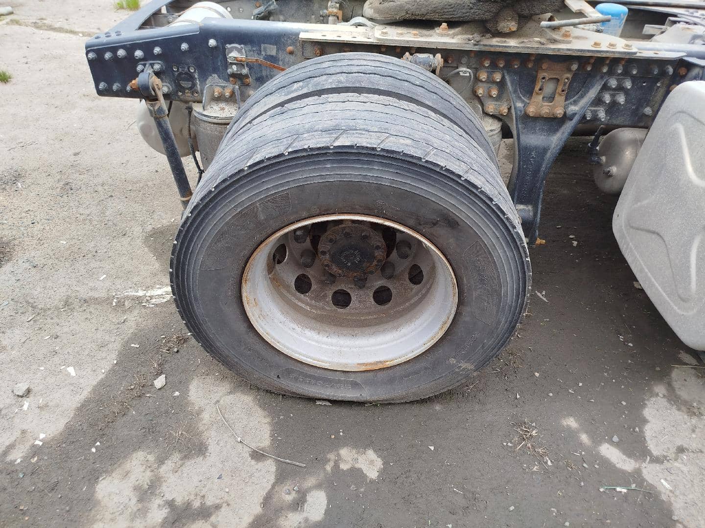 DongFeng GX DFH4180 4x2,  495 793 км, 2024 года в лизинг