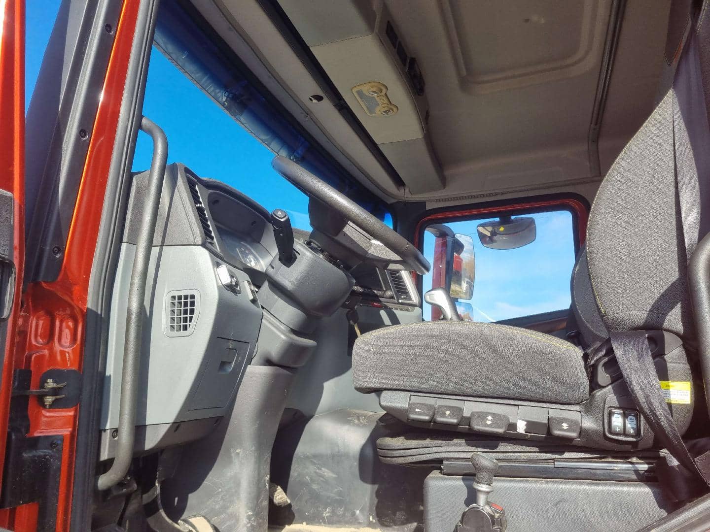 Shacman SX32586V385,  45 061 км, 2024 года в лизинг