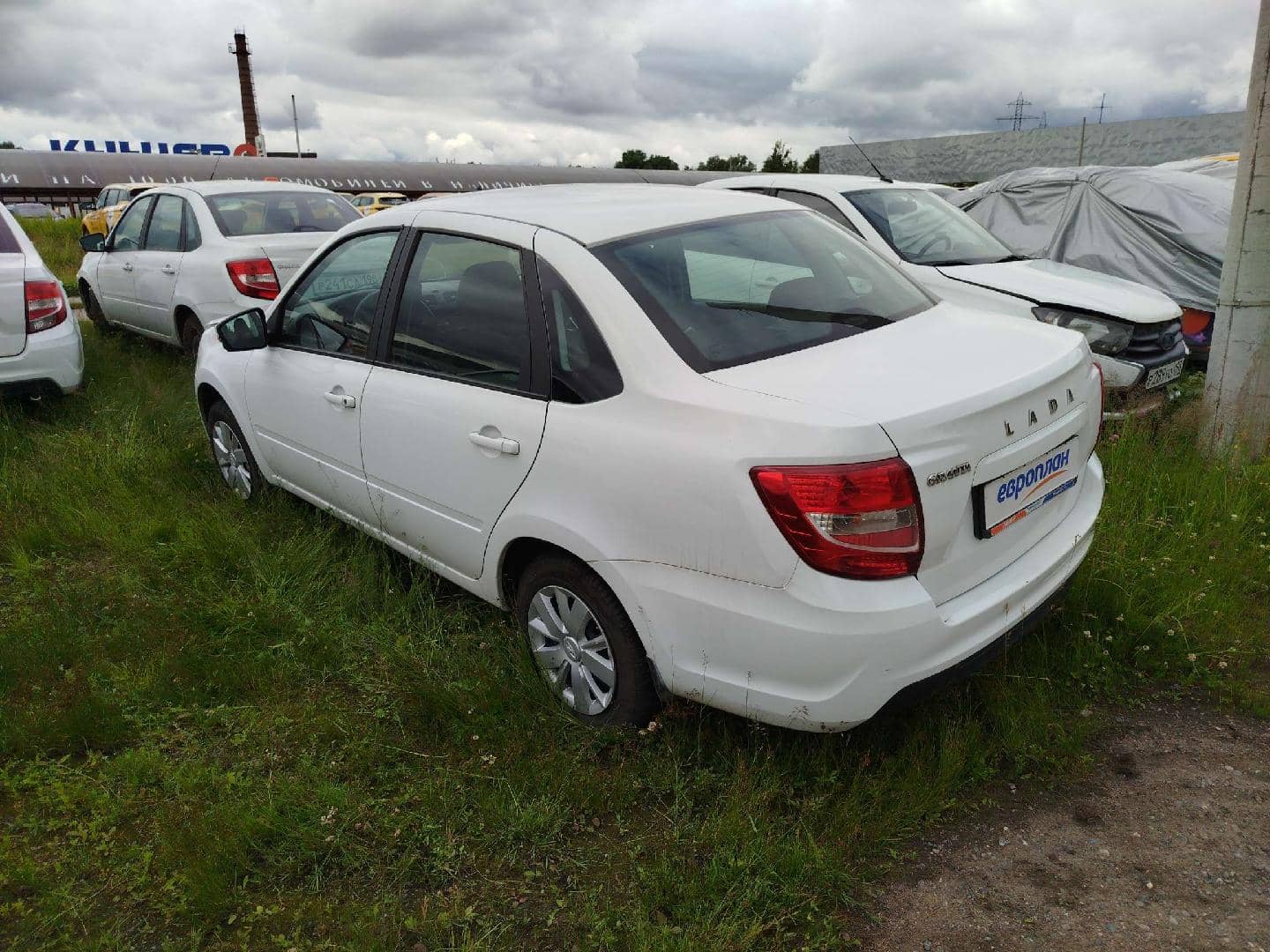 Lada Granta седан,  100 000 км, 2023 года в лизинг