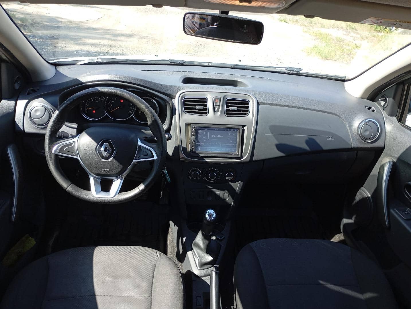Renault Logan II,  161 641 км, 2019 года в лизинг