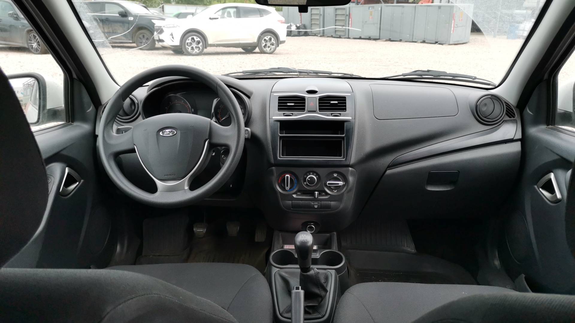 Lada Granta лифтбек,  28 915 км, 2023 года в лизинг
