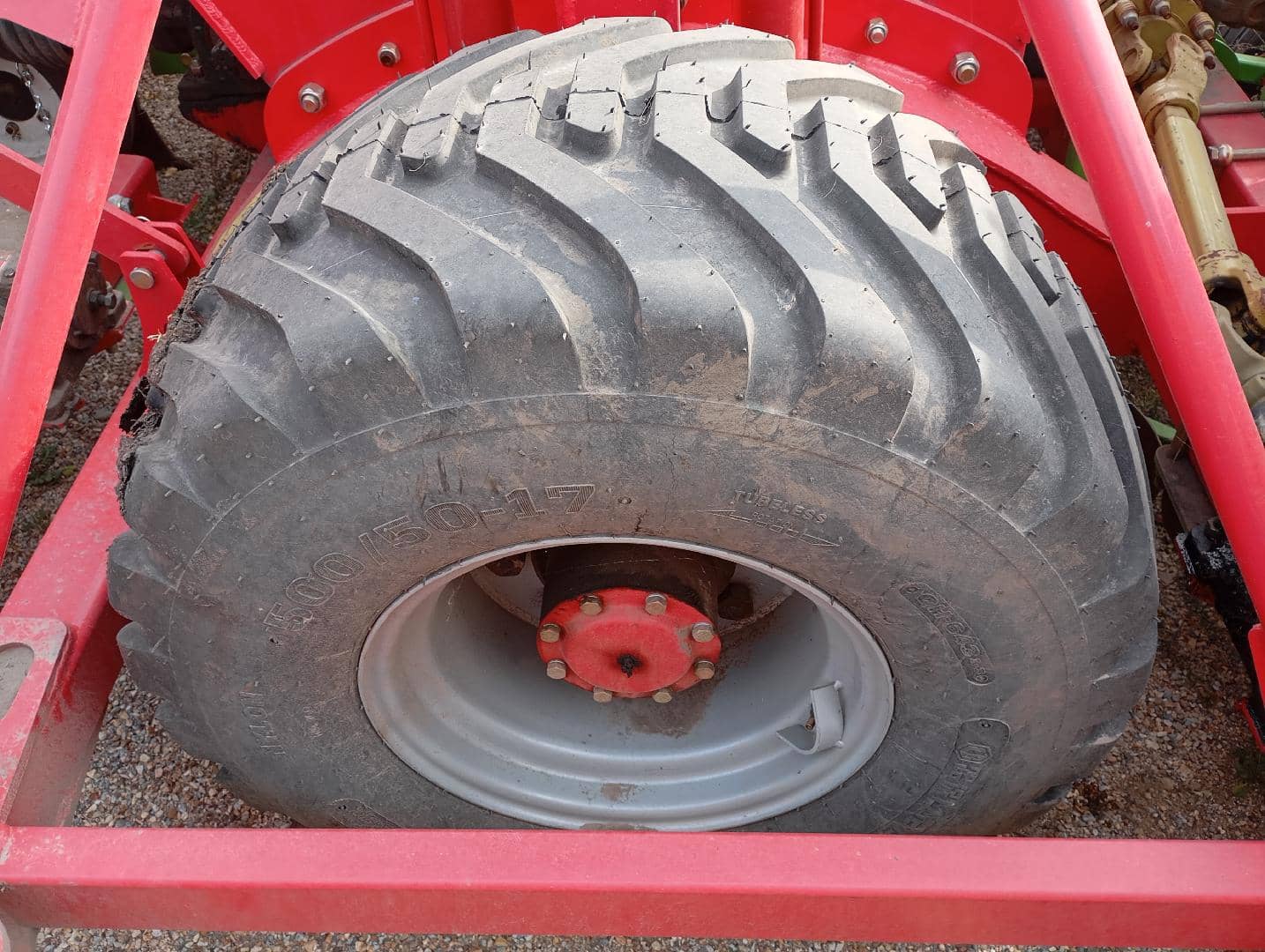 Jilin Kangda Agricultural Machinery 2BXF-27 Многофункциональная рядовая сеялка для посева и внесения удобрений,  1 км, 2022 года в лизинг
