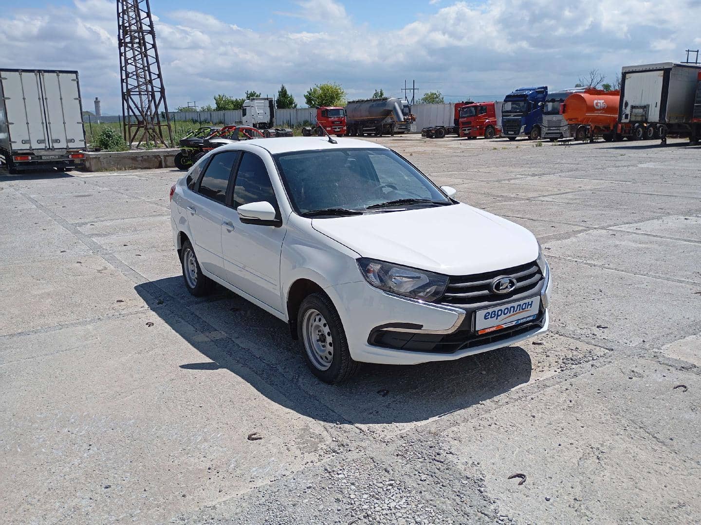 Lada Granta лифтбек,  41 569 км, 2024 года в лизинг