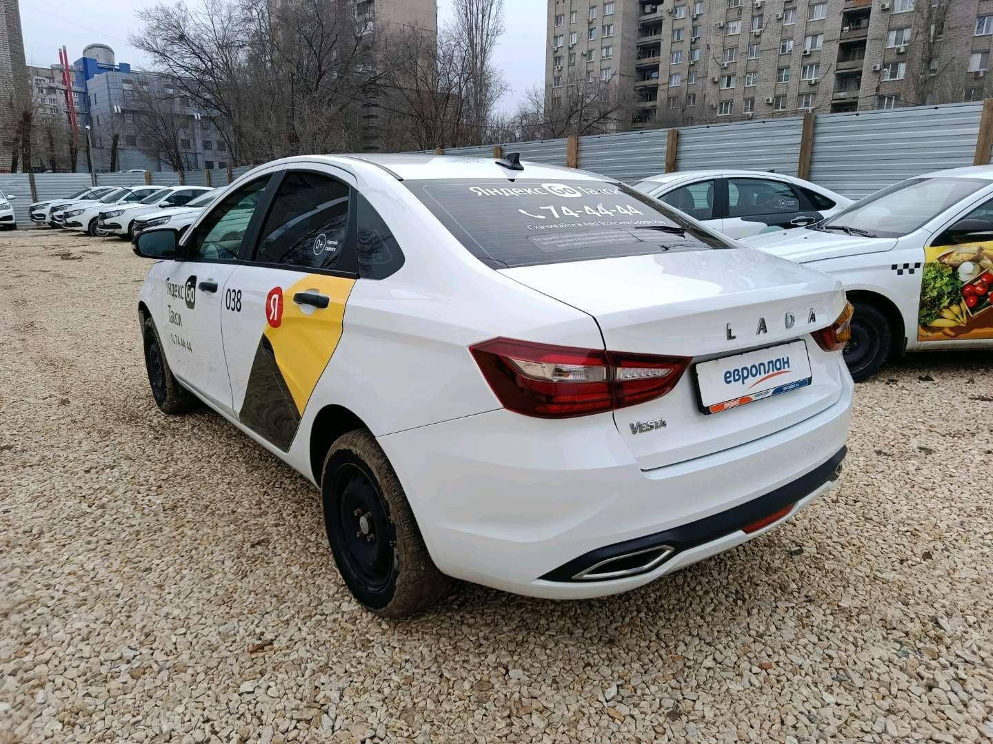 Lada Vesta седан,  128 069 км, 2023 года в лизинг