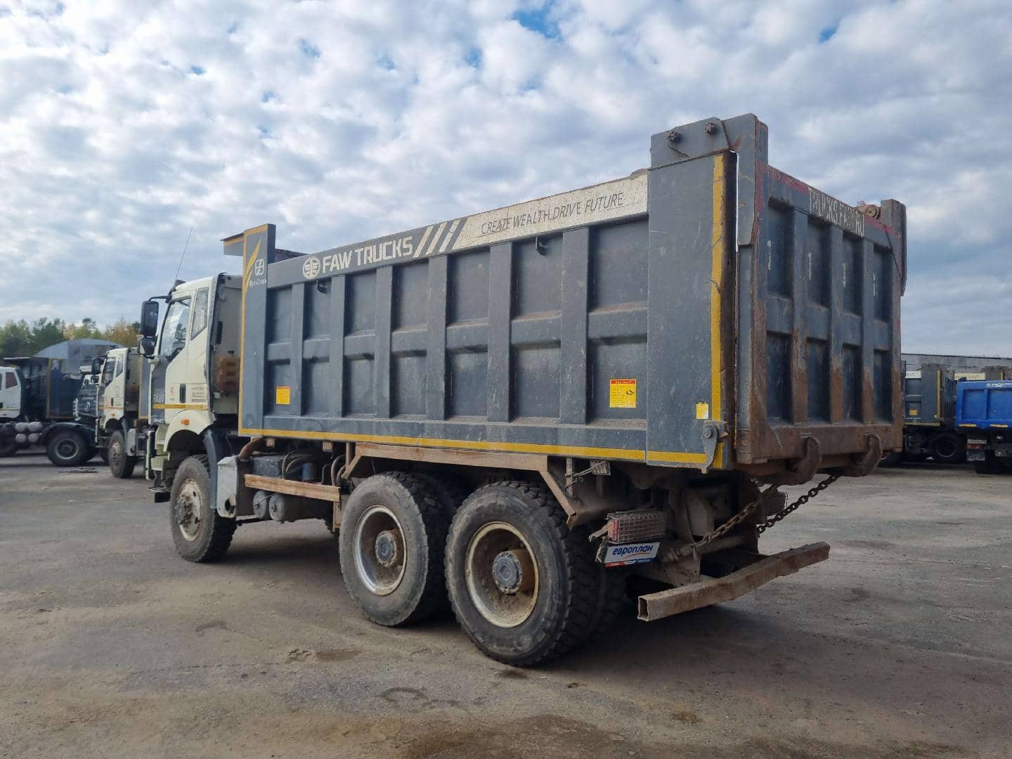 FAW CA3250P66K24L1TE5 6x6,  137 447 км, 2023 года в лизинг