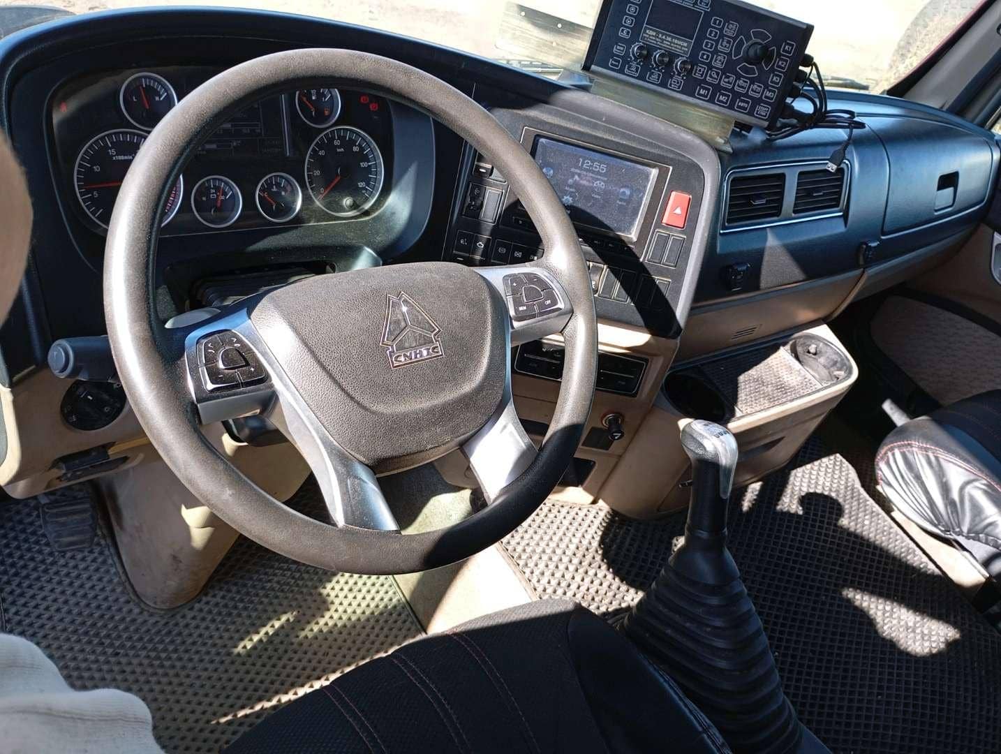 HOWO ZZ3256V384GE 6x4,  145 928 км, 2023 года в лизинг