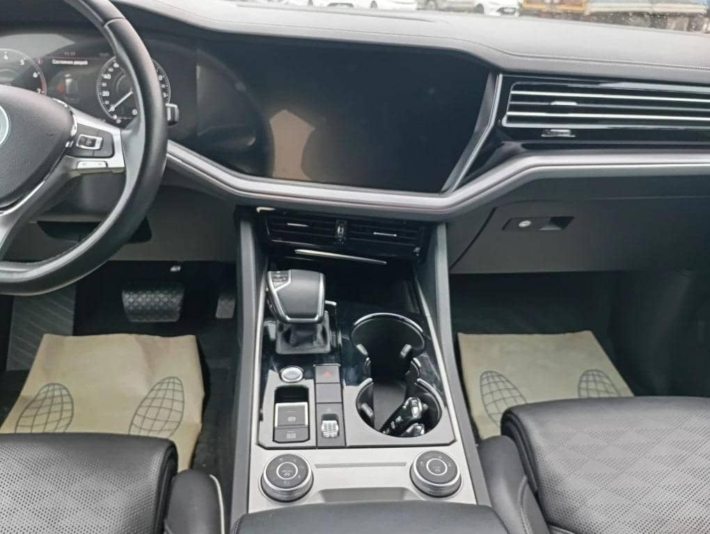 Volkswagen Touareg,  114 028 км, 2020 года в лизинг