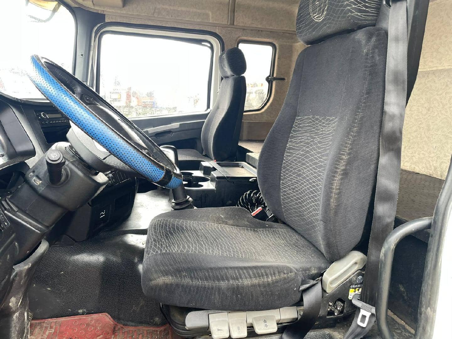 Shacman SX33186T366,  349 064 км, 2021 года в лизинг