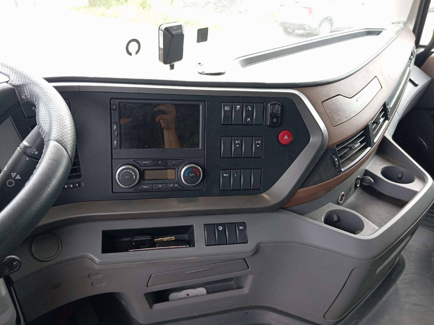 DongFeng GX DFH4180 4x2,  290 450 км, 2024 года в лизинг