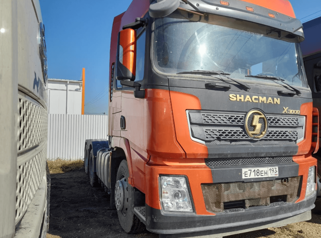 Shacman SX42584W324C