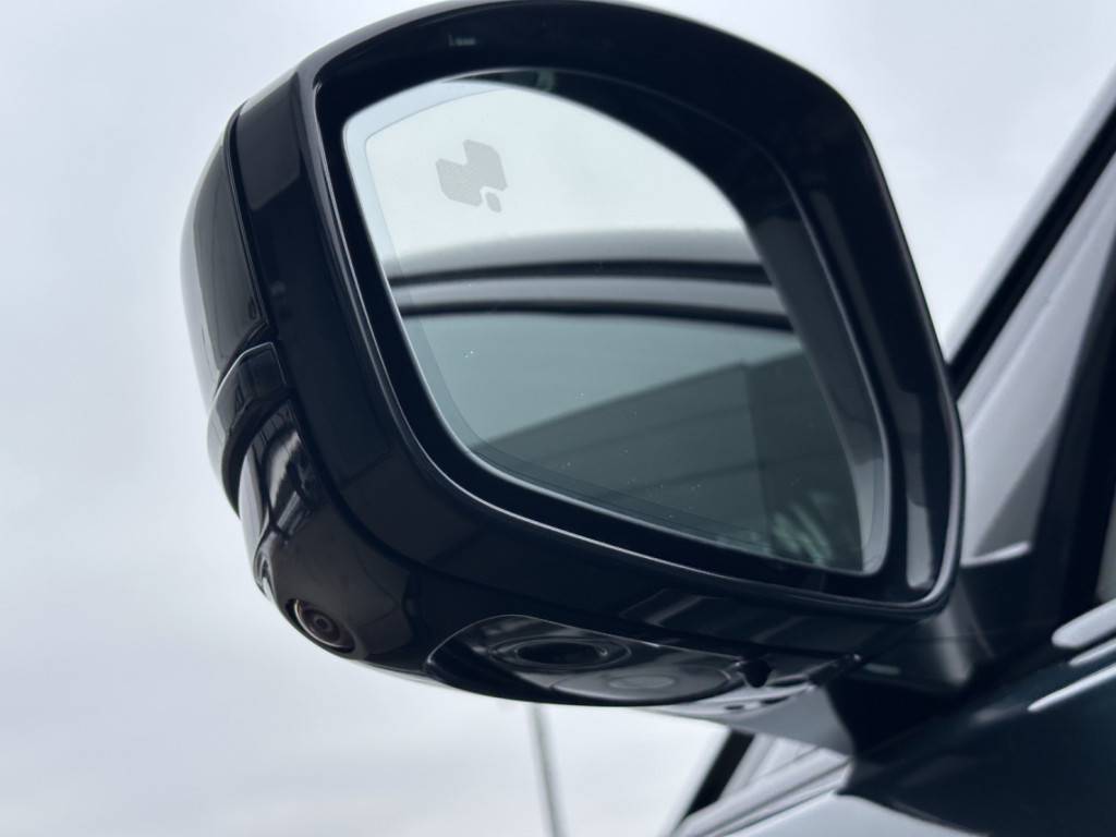 Land Rover Velar 2.0 250 Дайнэмик СЕ (Dynamic SE)