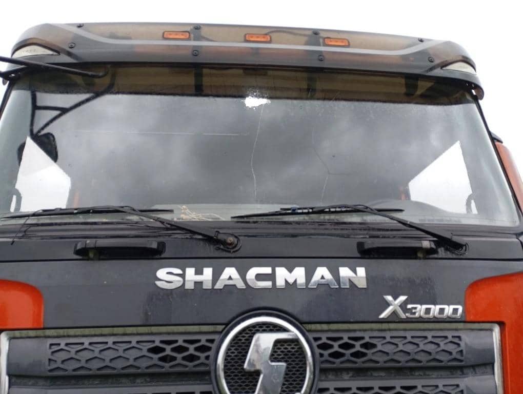 Shacman SX33186T366,  235 402 км, 2021 года в лизинг