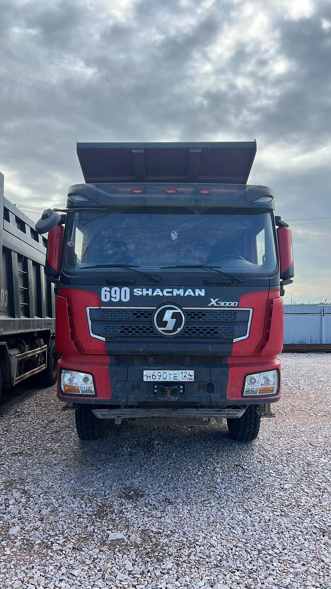 Shacman SX331863366,  133 001 км, 2023 года в лизинг